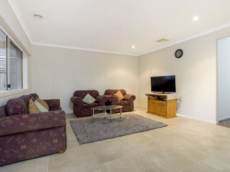 9 Caldwell Road, Williams Landing VIC 3027