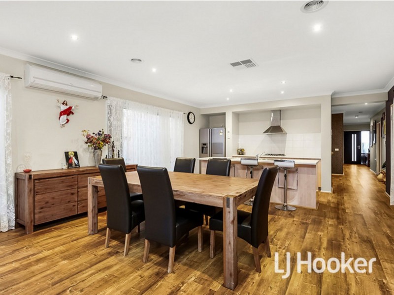 19 Surrey Grove, Point Cook VIC 3030