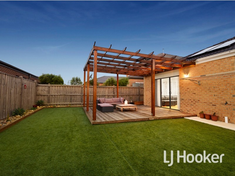 19 Surrey Grove, Point Cook VIC 3030