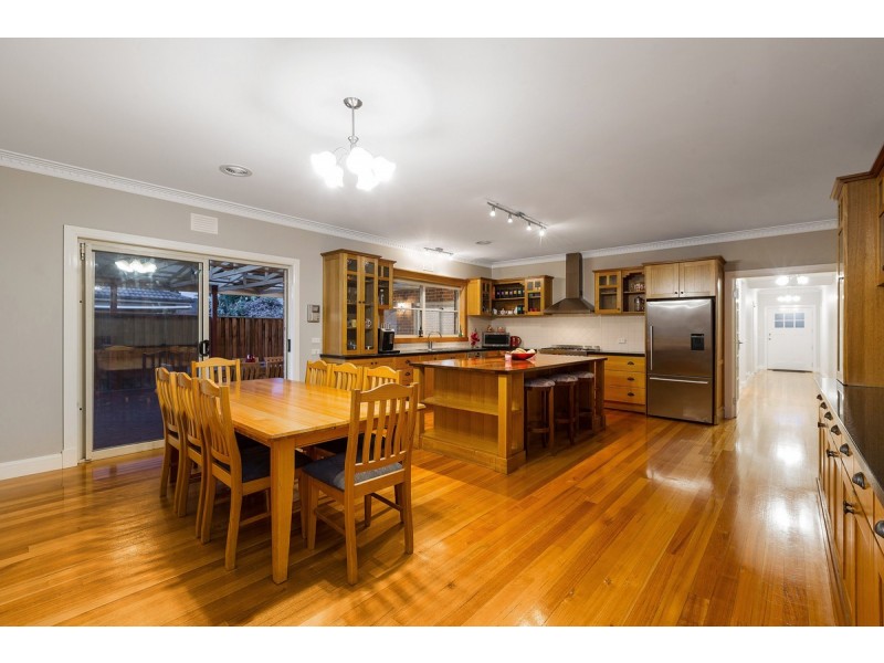 18 Snowbush Terrace, Point Cook VIC 3030