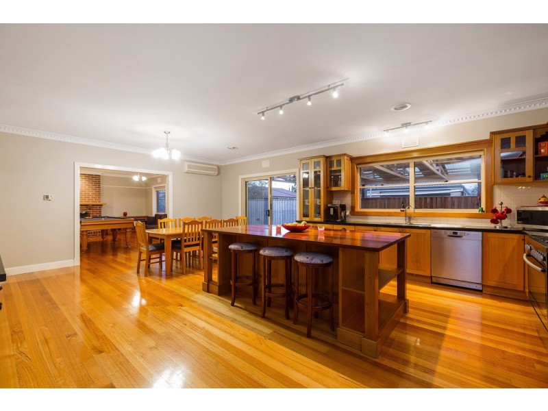 18 Snowbush Terrace, Point Cook VIC 3030