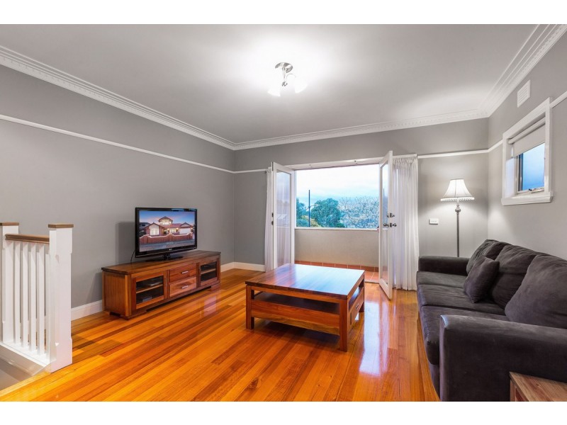 18 Snowbush Terrace, Point Cook VIC 3030