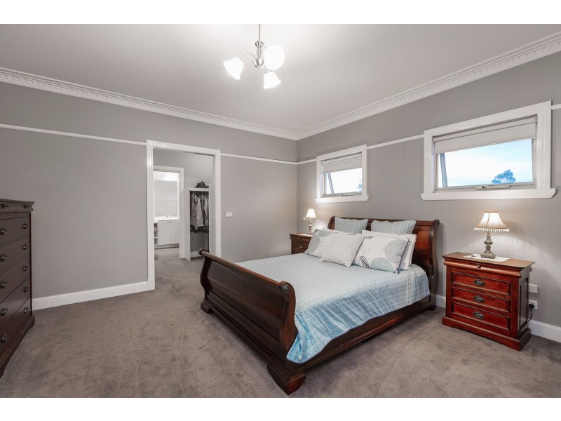 18 Snowbush Terrace, Point Cook VIC 3030