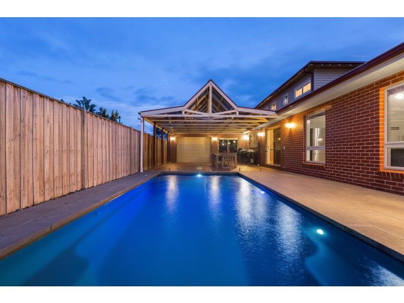 18 Snowbush Terrace, Point Cook VIC 3030