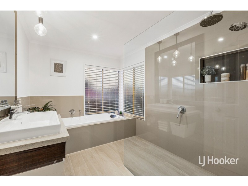 10 Washington Place, Point Cook VIC 3030