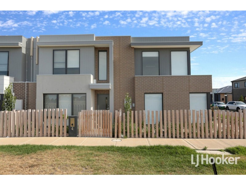 2 Sullivan Walk, Point Cook VIC 3030