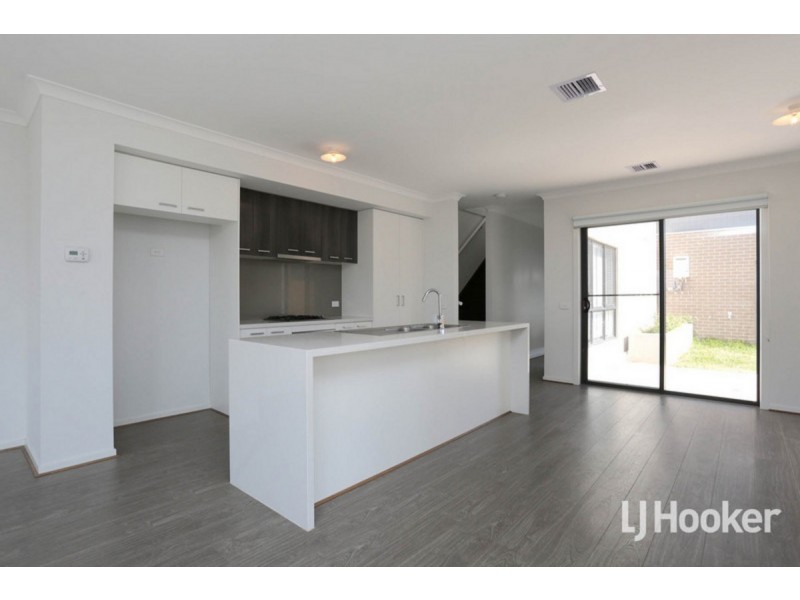 2 Sullivan Walk, Point Cook VIC 3030
