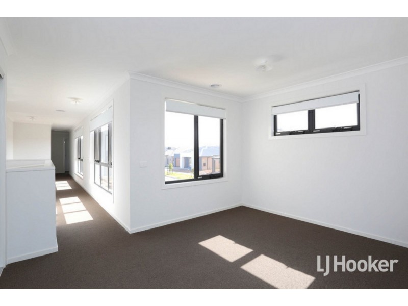 2 Sullivan Walk, Point Cook VIC 3030