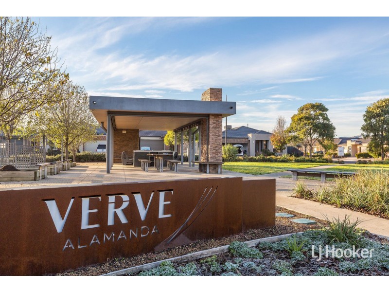 12 Vesta Crescent, Point Cook VIC 3030