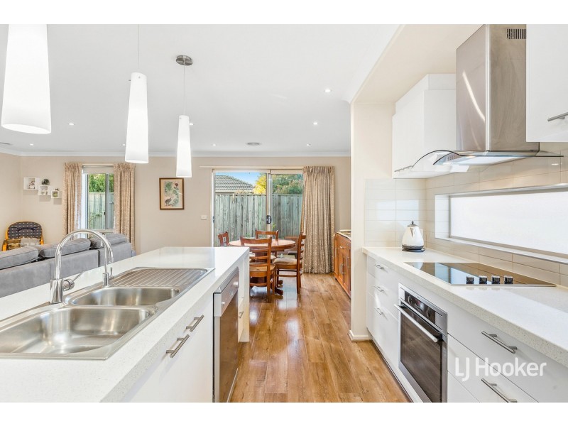 12 Vesta Crescent, Point Cook VIC 3030