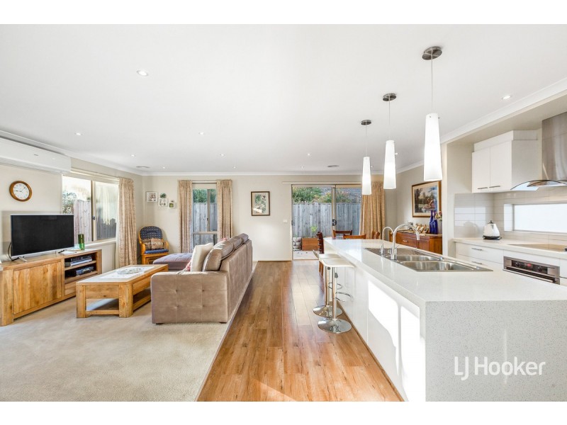 12 Vesta Crescent, Point Cook VIC 3030