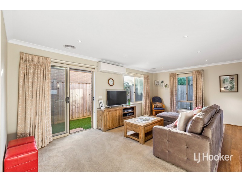 12 Vesta Crescent, Point Cook VIC 3030