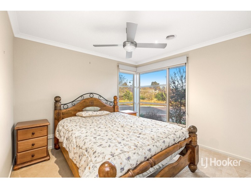 12 Vesta Crescent, Point Cook VIC 3030