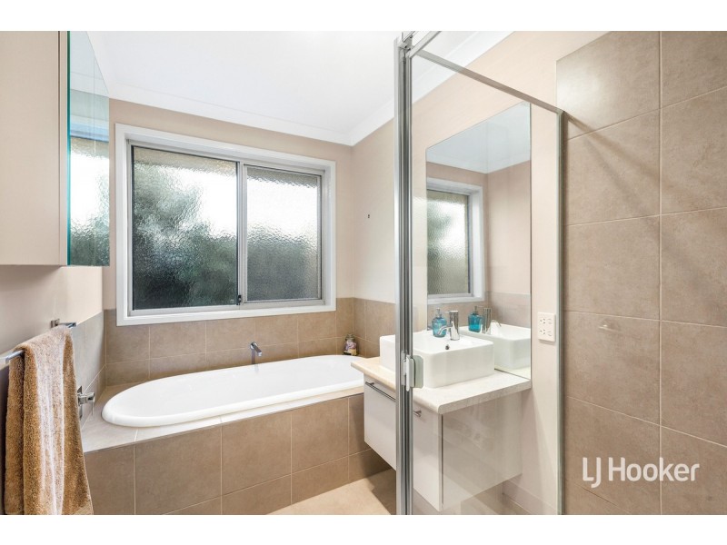 12 Vesta Crescent, Point Cook VIC 3030