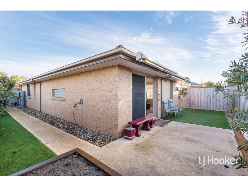 12 Vesta Crescent, Point Cook VIC 3030