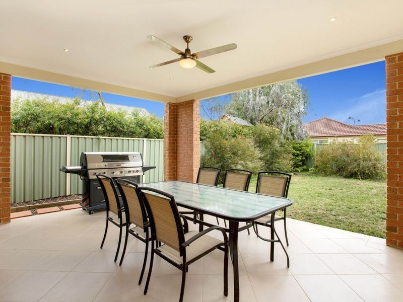 83 Glastonbury Circuit, Point Cook VIC 3030