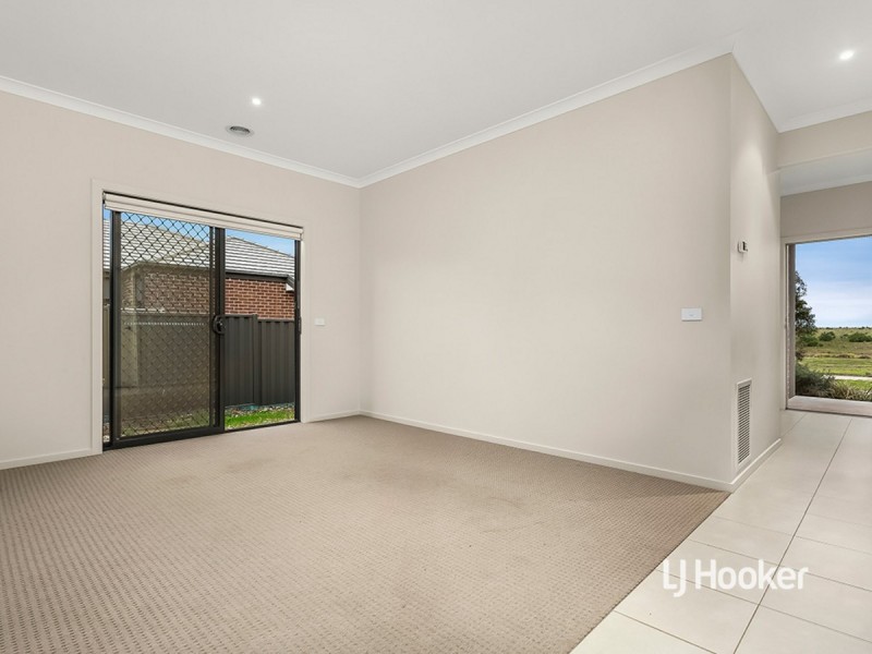 36 Bregman Esplanade, Wyndham Vale VIC 3024