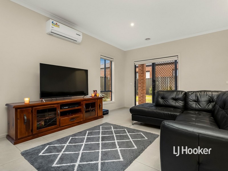 36 Bregman Esplanade, Wyndham Vale VIC 3024