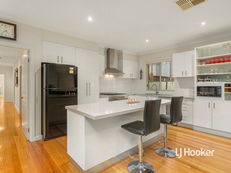 81 Hemsley Promenade, Point Cook VIC 3030