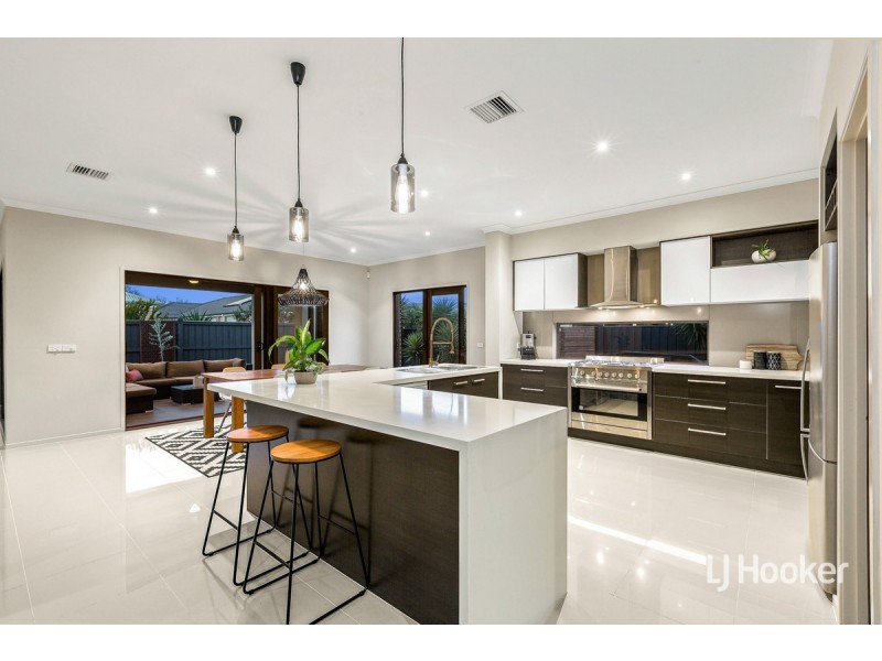 243 Saltwater Promenade, Point Cook VIC 3030