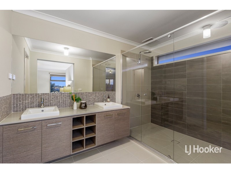 243 Saltwater Promenade, Point Cook VIC 3030