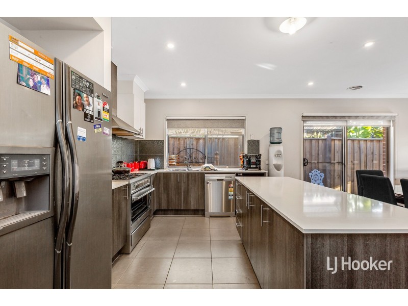 72 Hargrave Avenue, Point Cook VIC 3030