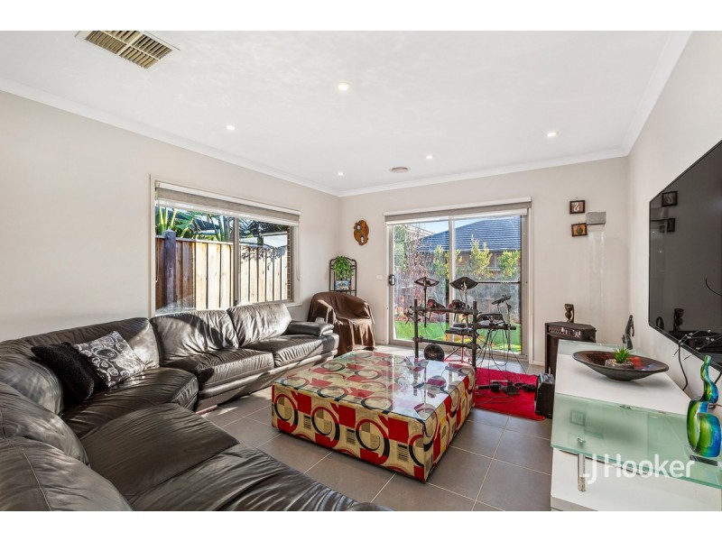 72 Hargrave Avenue, Point Cook VIC 3030