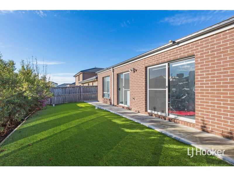 72 Hargrave Avenue, Point Cook VIC 3030