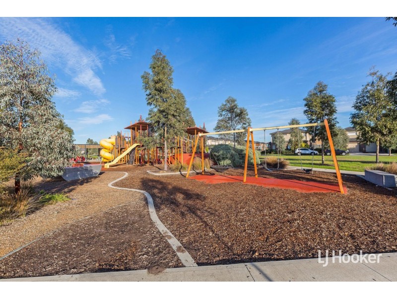 72 Hargrave Avenue, Point Cook VIC 3030