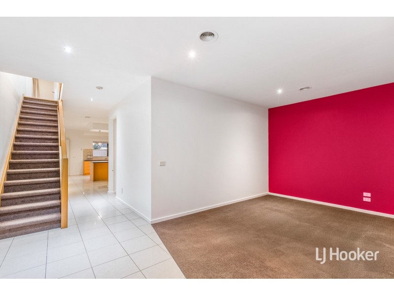 98 Lennon Boulevard, Point Cook VIC 3030