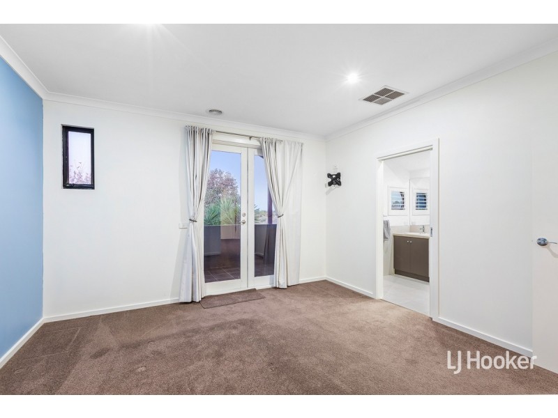 98 Lennon Boulevard, Point Cook VIC 3030