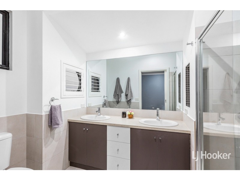 98 Lennon Boulevard, Point Cook VIC 3030