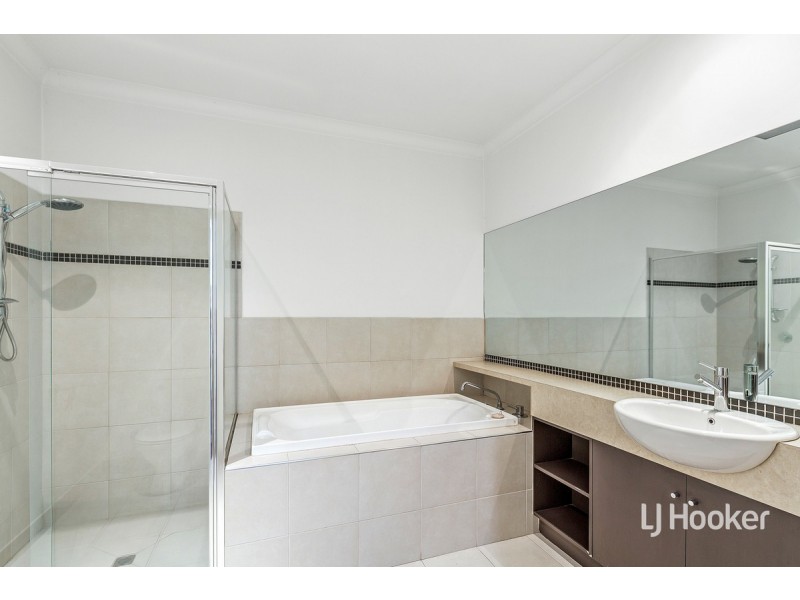 98 Lennon Boulevard, Point Cook VIC 3030