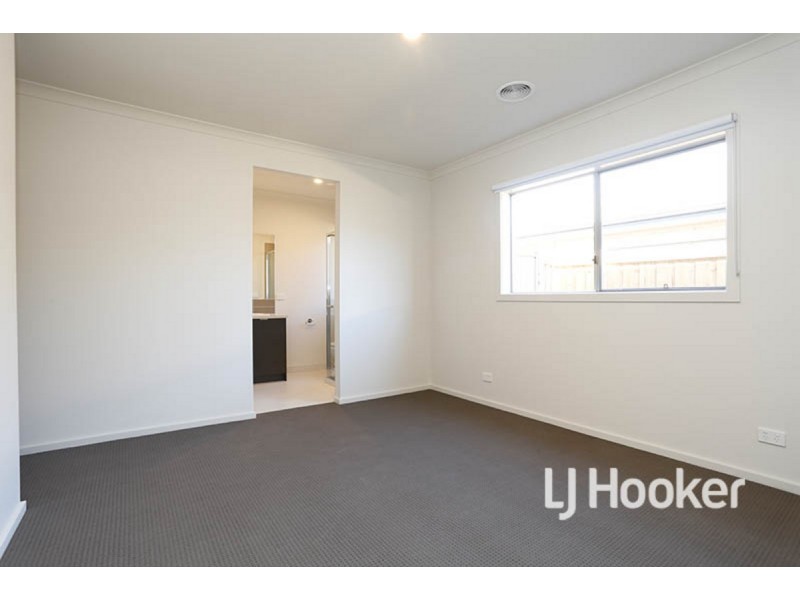 3 Minnehaha Way, Point Cook VIC 3030