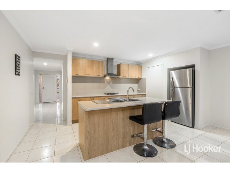 10 Statesman Way, Point Cook VIC 3030