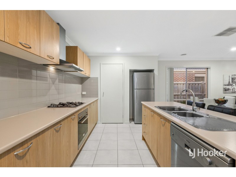 10 Statesman Way, Point Cook VIC 3030