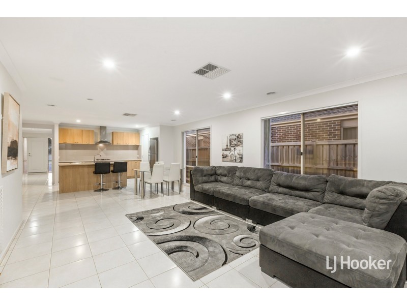 10 Statesman Way, Point Cook VIC 3030