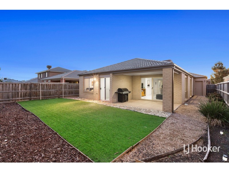 10 Statesman Way, Point Cook VIC 3030