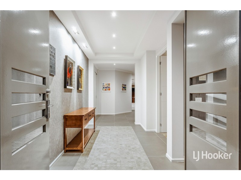 6 Bell Crescent, Point Cook VIC 3030