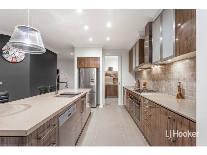 6 Bell Crescent, Point Cook VIC 3030