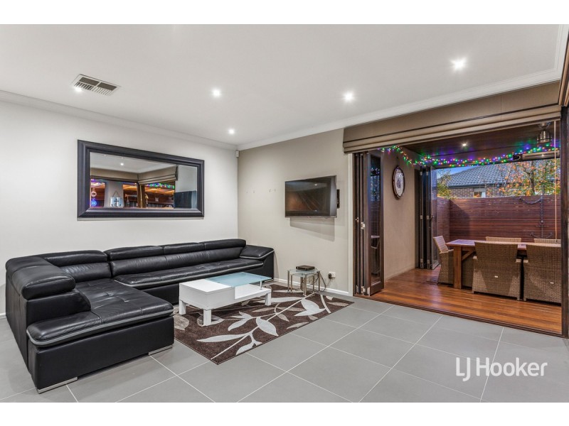 6 Bell Crescent, Point Cook VIC 3030