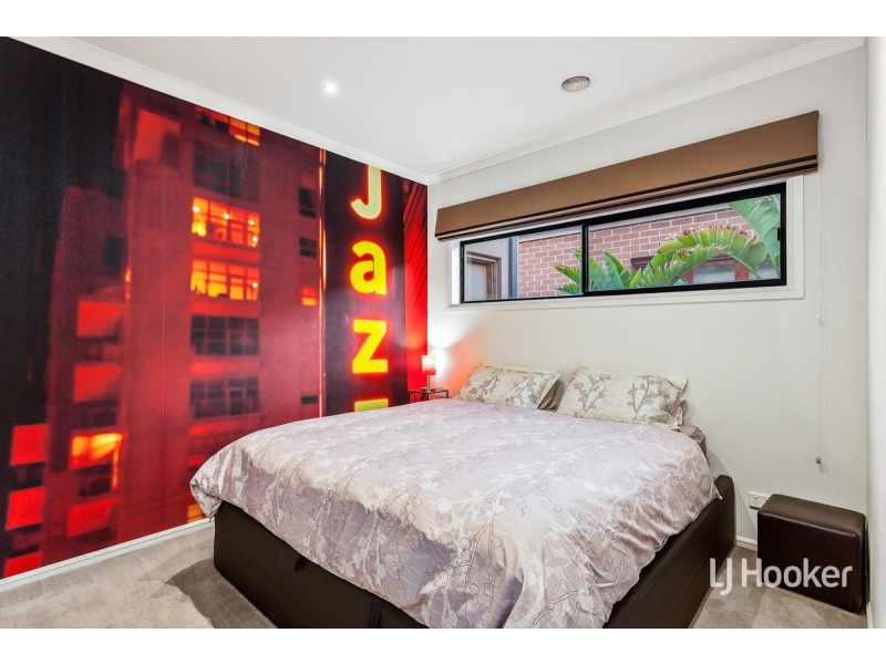 6 Bell Crescent, Point Cook VIC 3030