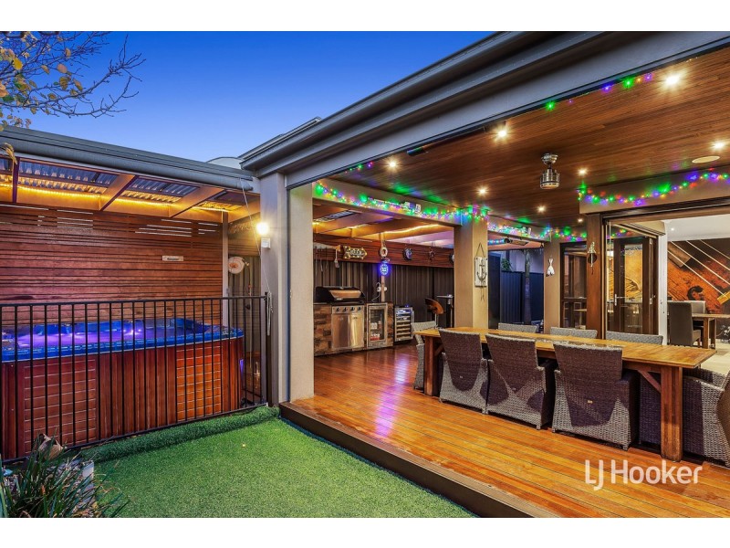 6 Bell Crescent, Point Cook VIC 3030