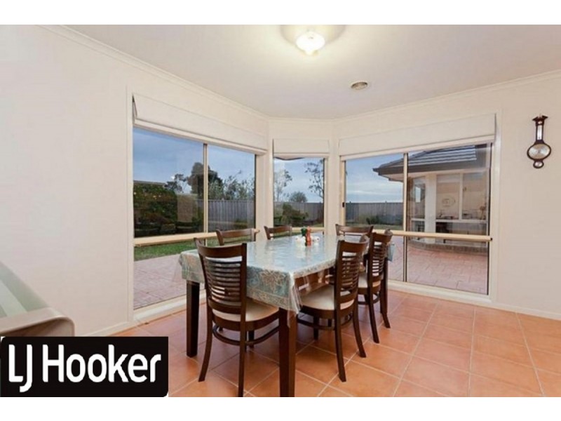 26 South Shore Avenue, Sanctuary Lakes VIC 3030