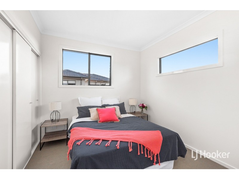 2/79 Hemsley Promenade, Point Cook VIC 3030
