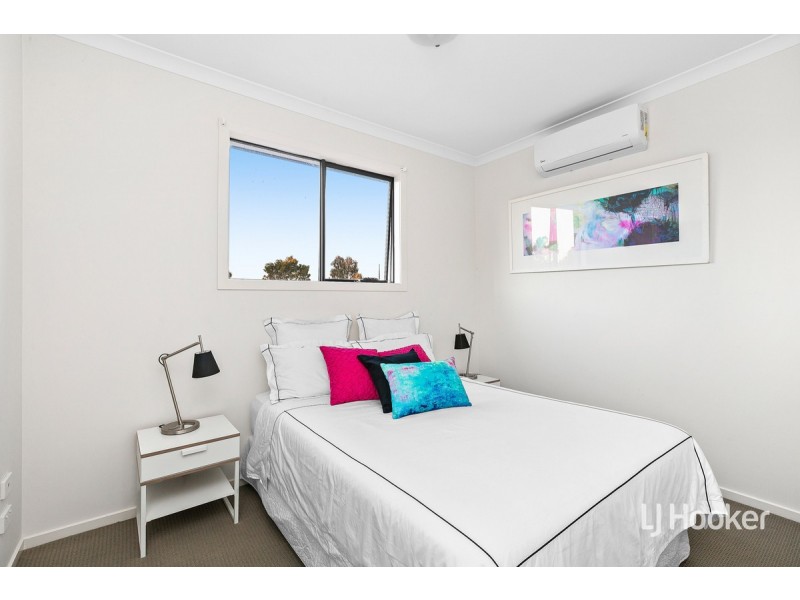 2/79 Hemsley Promenade, Point Cook VIC 3030