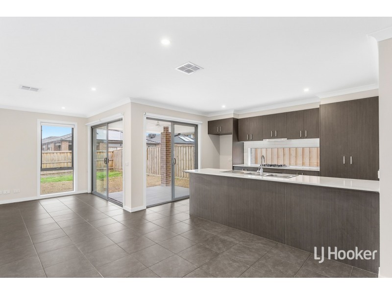 97 Carrick Street, Point Cook VIC 3030