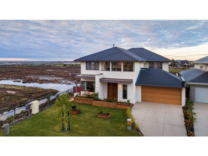 28 Outrigger Court, Sanctuary Lakes VIC 3030