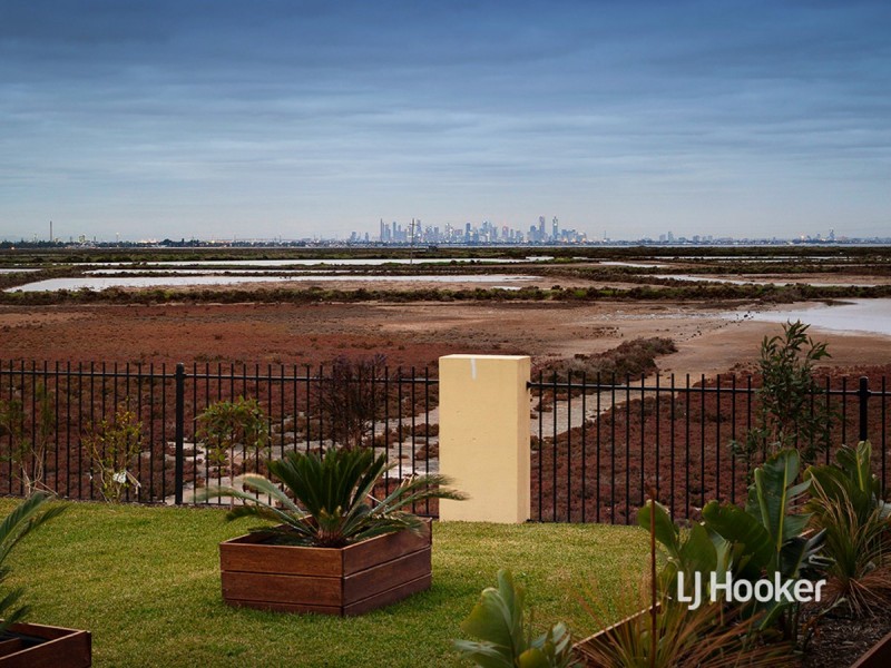 28 Outrigger Court, Sanctuary Lakes VIC 3030