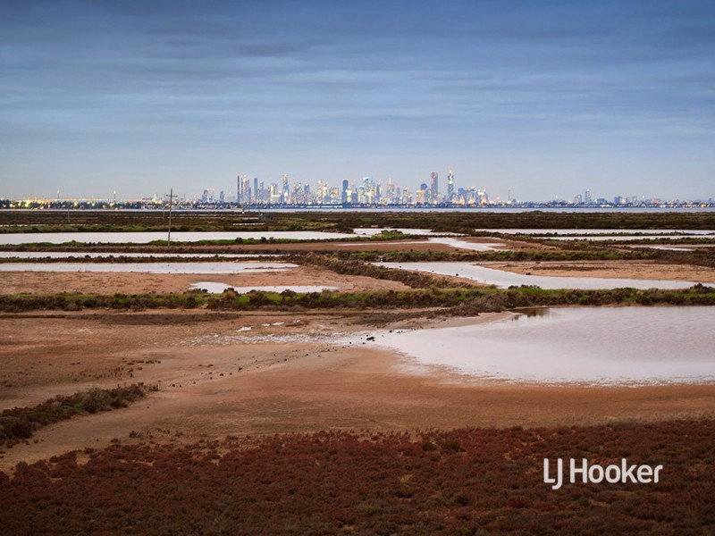 28 Outrigger Court, Sanctuary Lakes VIC 3030